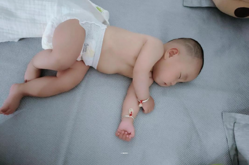 贵阳几个月宝宝会抬头